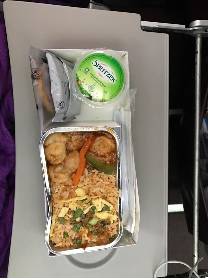 suat bay tren may bay anh 9