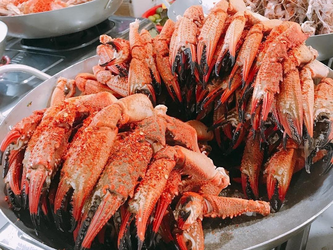 Kham pha khu cho ngap hai san o TP.HCM hinh anh