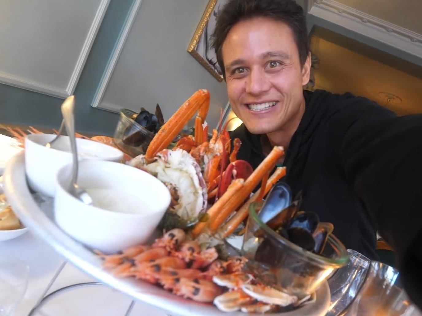 Thuong thuc ban hai san hoang gia gia 225 USD hinh anh