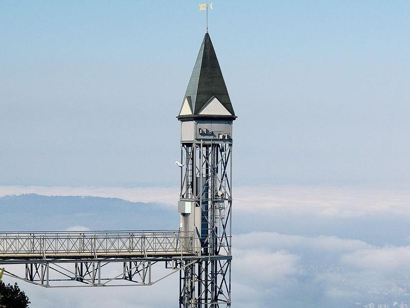 Thang may ngoai troi len dinh nui cao nghin met o Thuy Si hinh anh