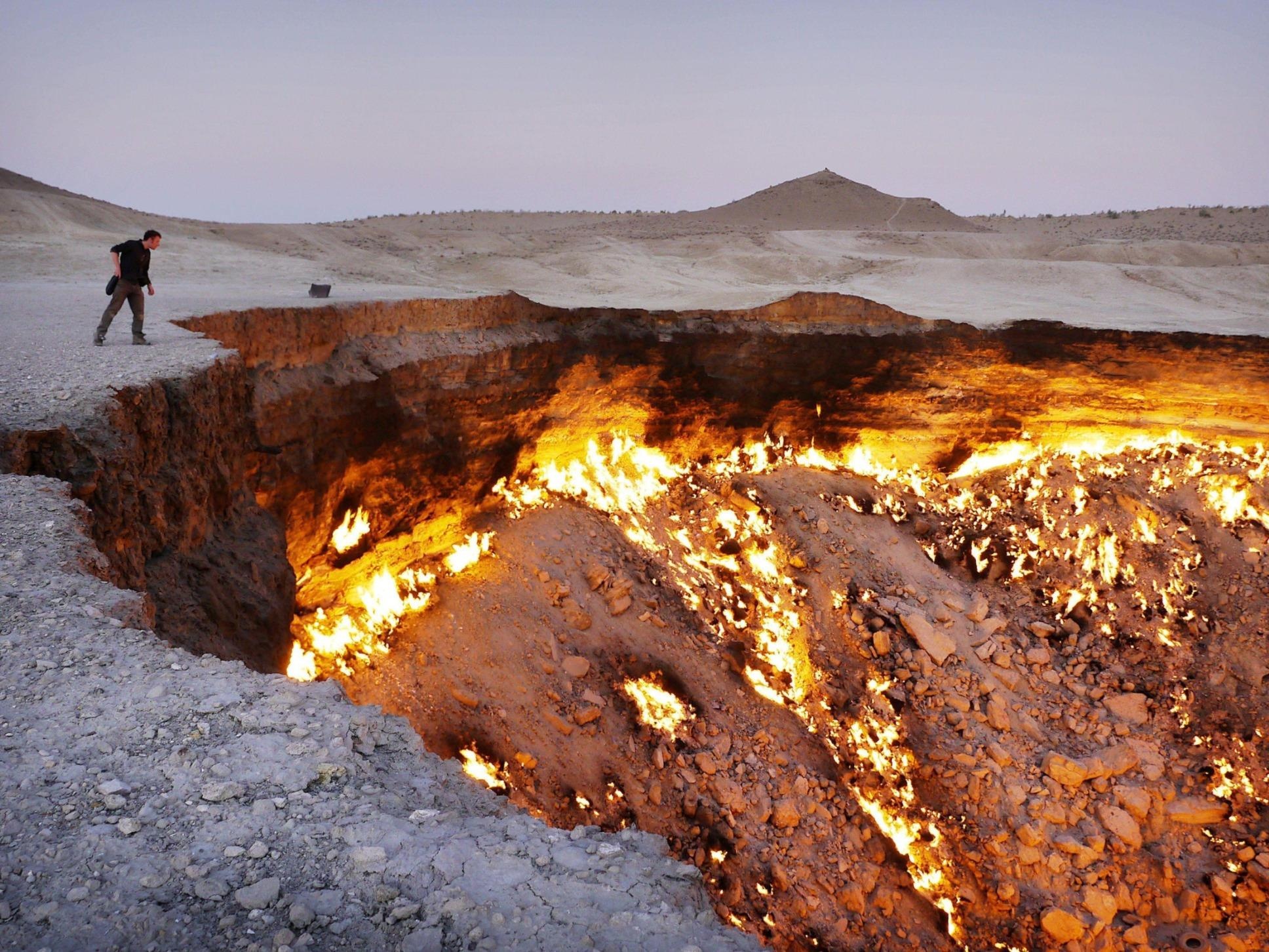 Cong dia nguc boc chay lien tuc suot 50 nam hinh anh