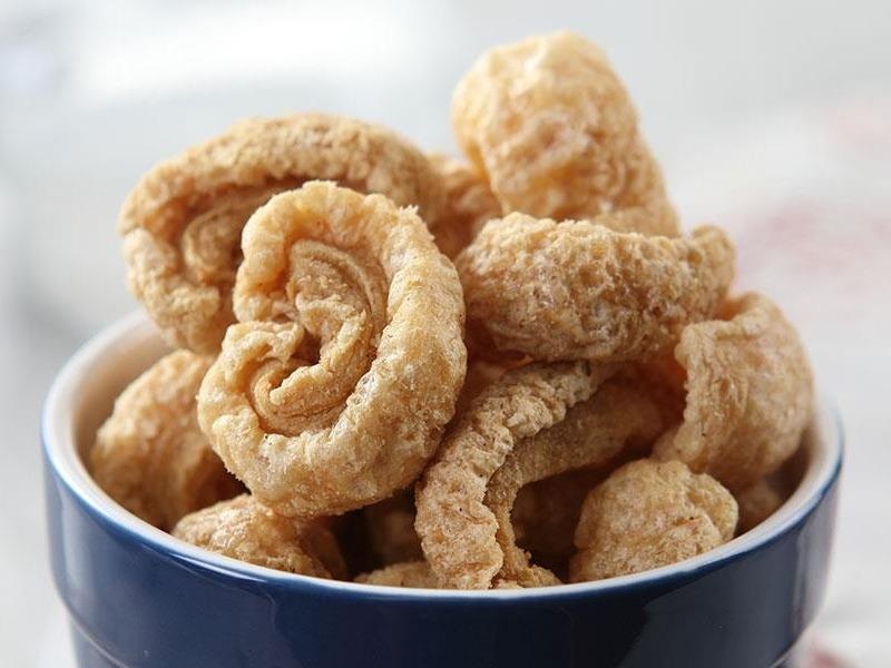 Lam da heo chien gion dac san Philippines hinh anh