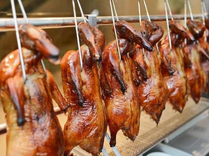 Nha hang nuong hang loat vit bang lu hinh anh