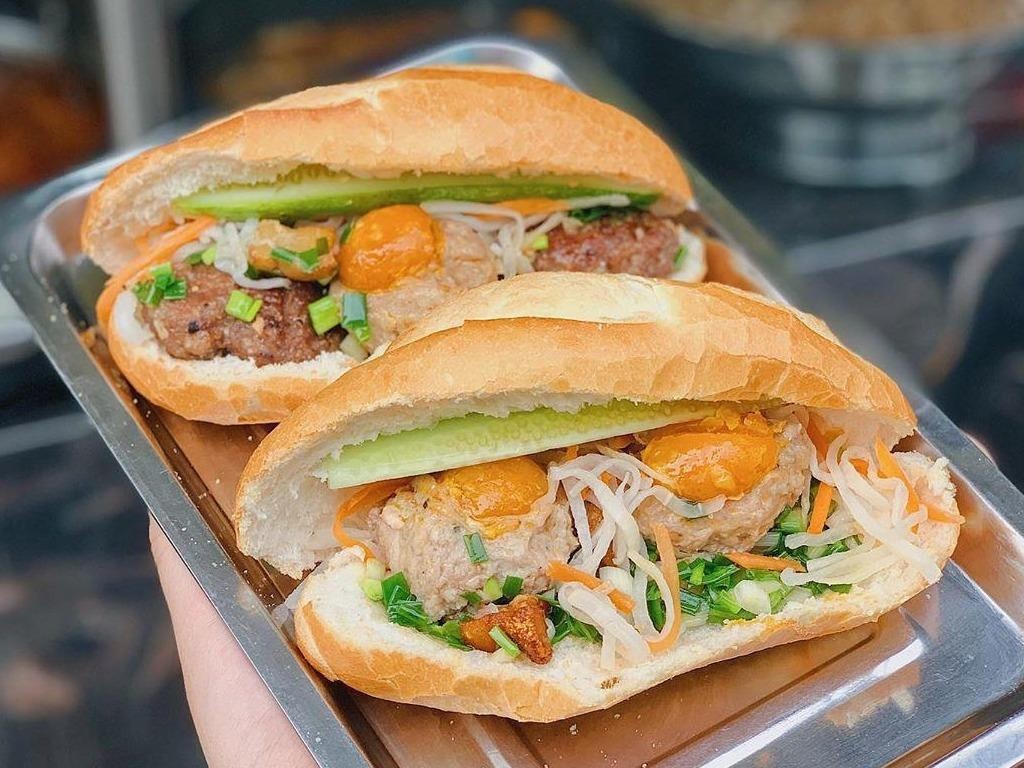 Khach nuoc ngoai goi y 5 mon banh mi ngon nhat TP.HCM hinh anh