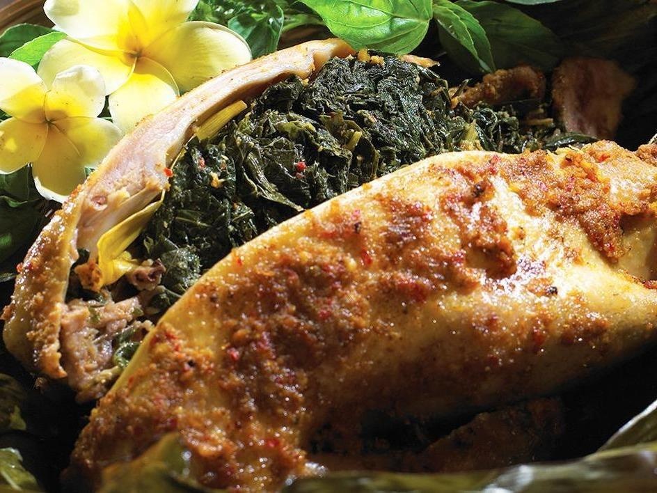 Mon vit boc la chuoi, vui vo trau noi tieng Indonesia hinh anh