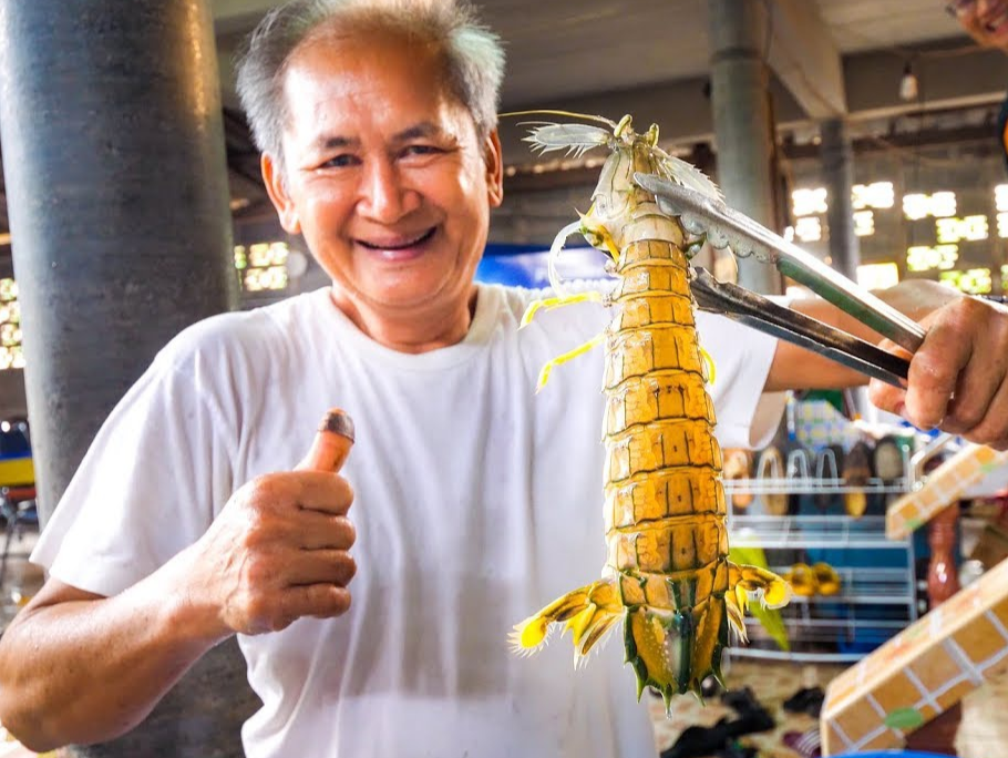 Thuong thuc be be co lon chien gion o Thai Lan hinh anh