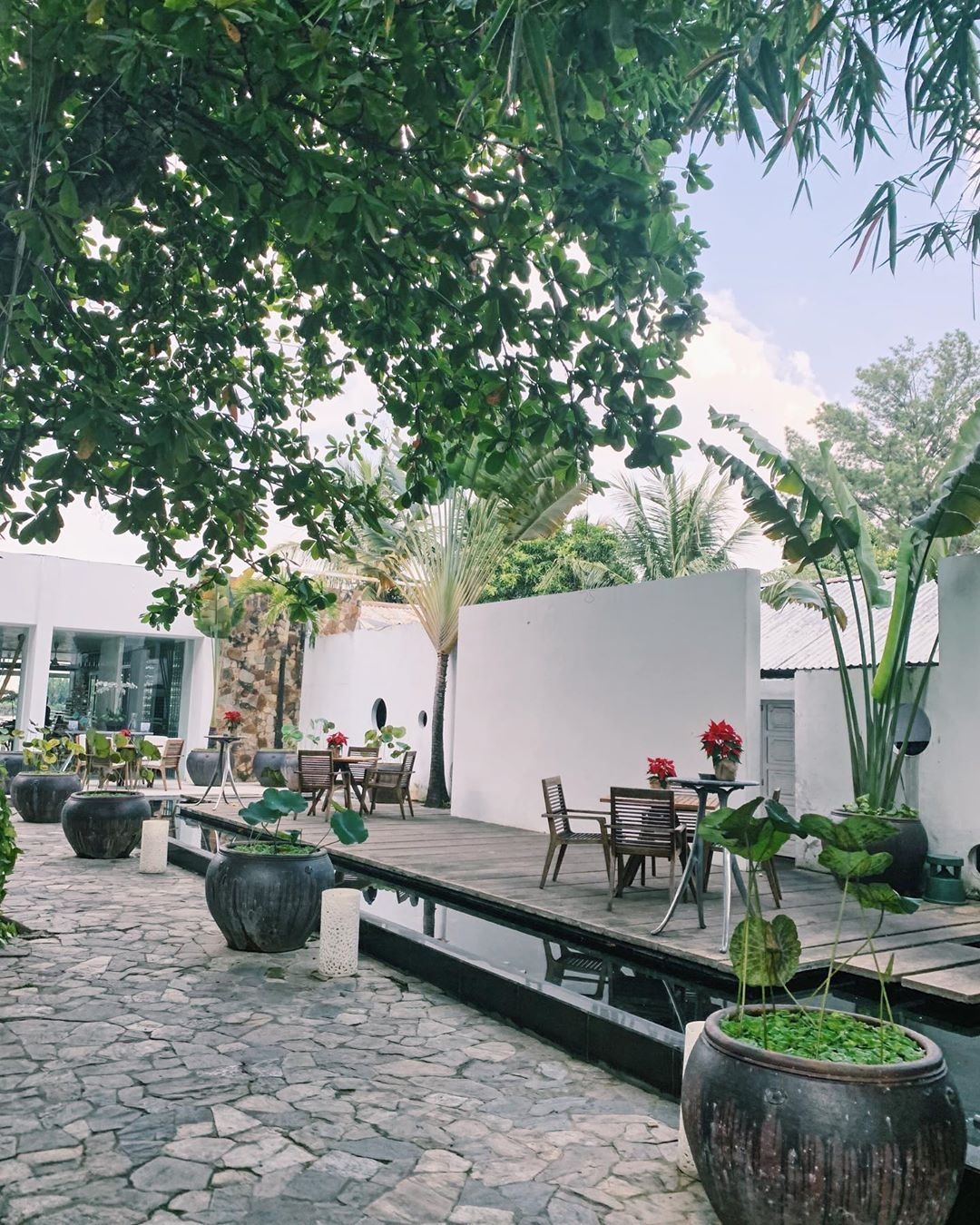 nha hang khong gian rong hop mat ban be anh 3