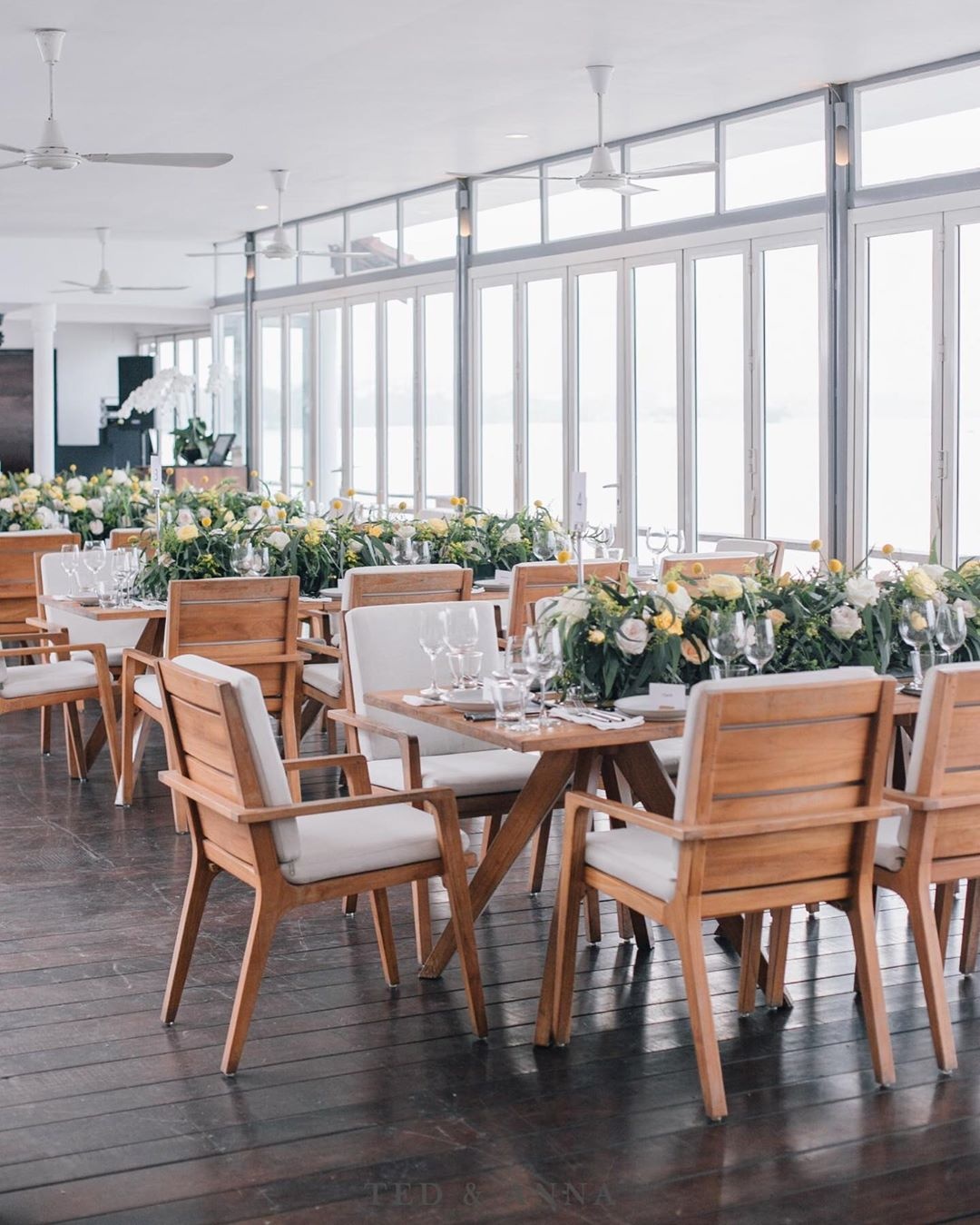 nha hang khong gian rong hop mat ban be anh 4