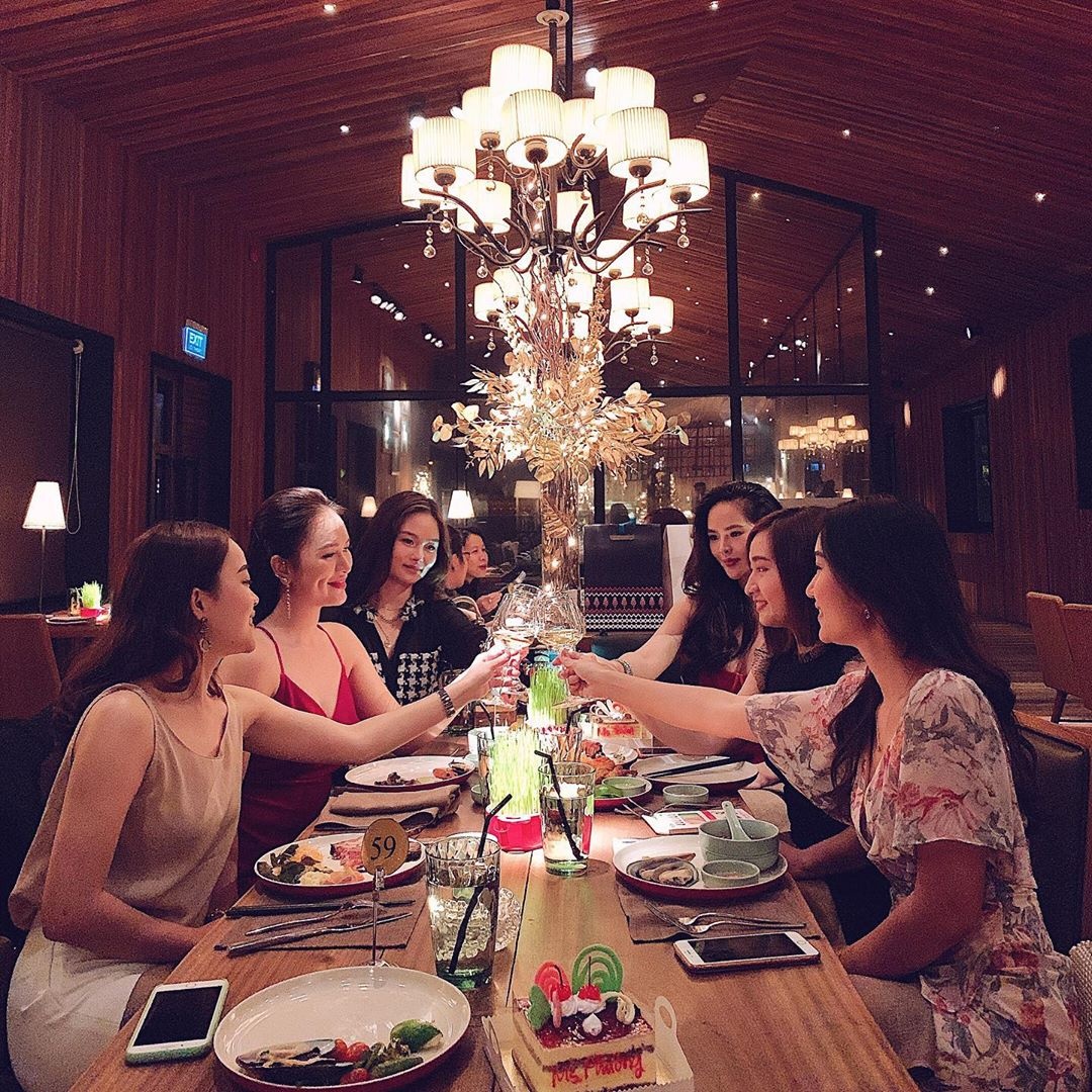 nha hang khong gian rong hop mat ban be anh 12