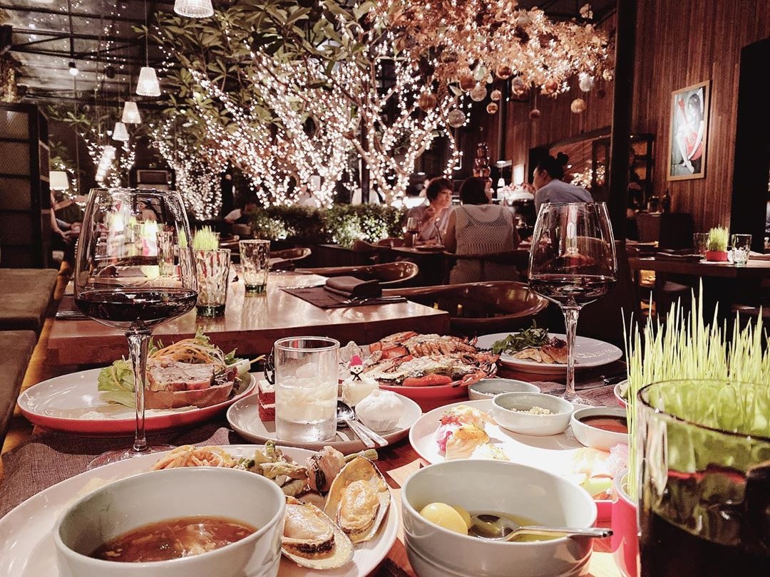 nha hang khong gian rong hop mat ban be anh 14