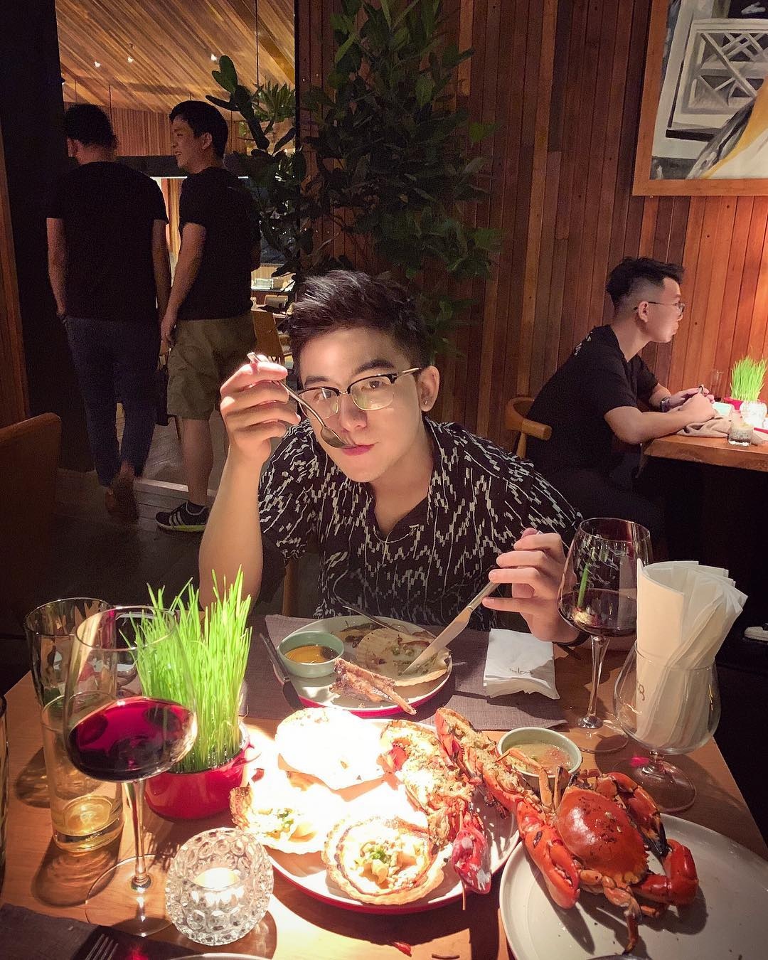 nha hang khong gian rong hop mat ban be anh 11