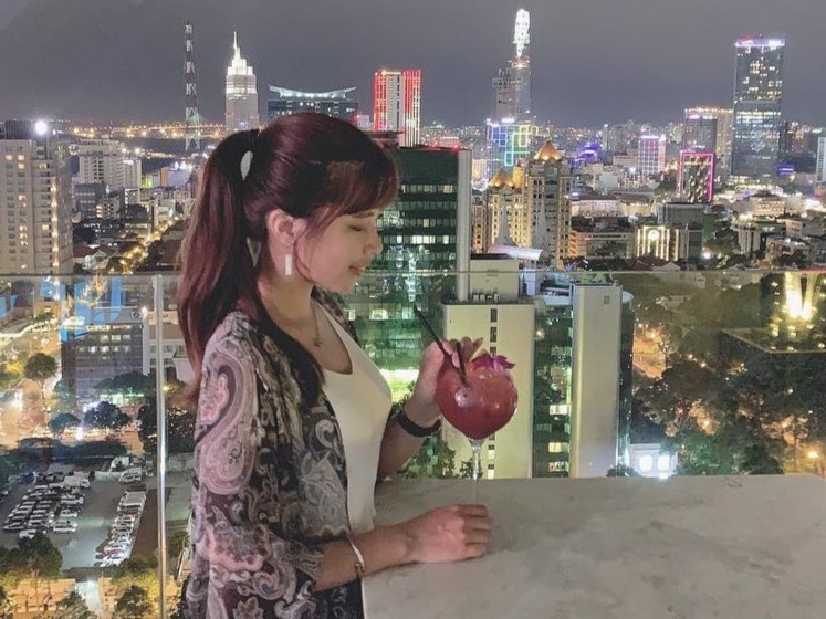 Chi 1 trieu dong an ngon, ngam tron phao hoa giao thua o TP.HCM hinh anh