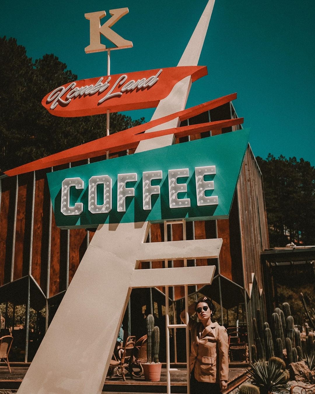 Kombi Land giua Da Lat anh 13