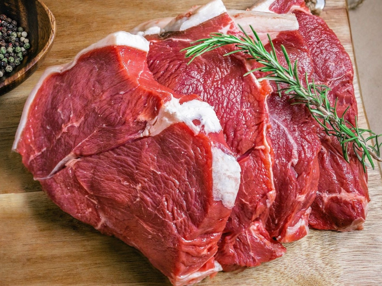 Phuong phap la bao quan thit bo tuoi ngon suot nhieu thang hinh anh