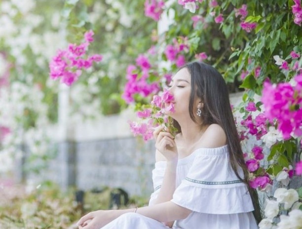 Ken hong va nhung mua hoa ruc ro o TP.HCM hinh anh