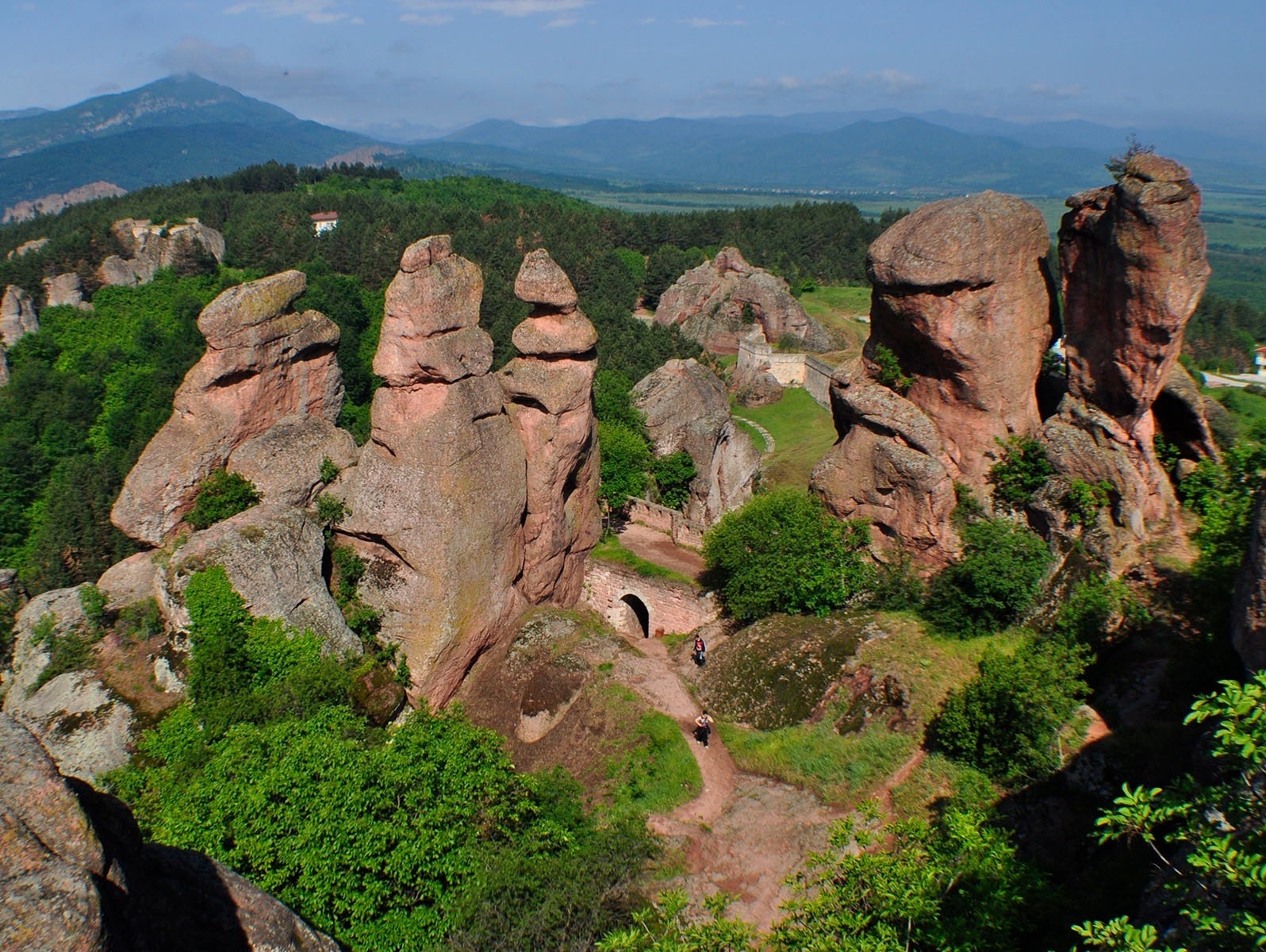 Phao dai da cao 70 m, ton tai suot 200 trieu nam o Bulgaria hinh anh