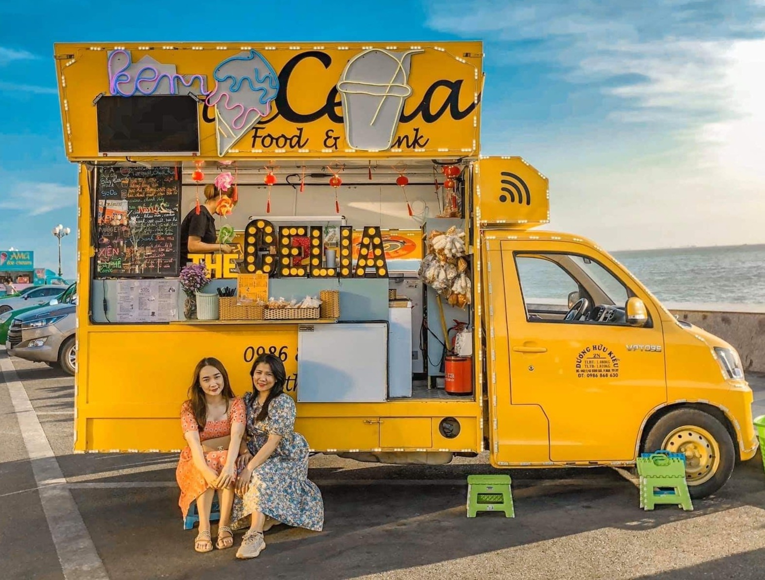 Xe ban kem vang ruc len hinh ao nhu phim o Vung Tau hinh anh