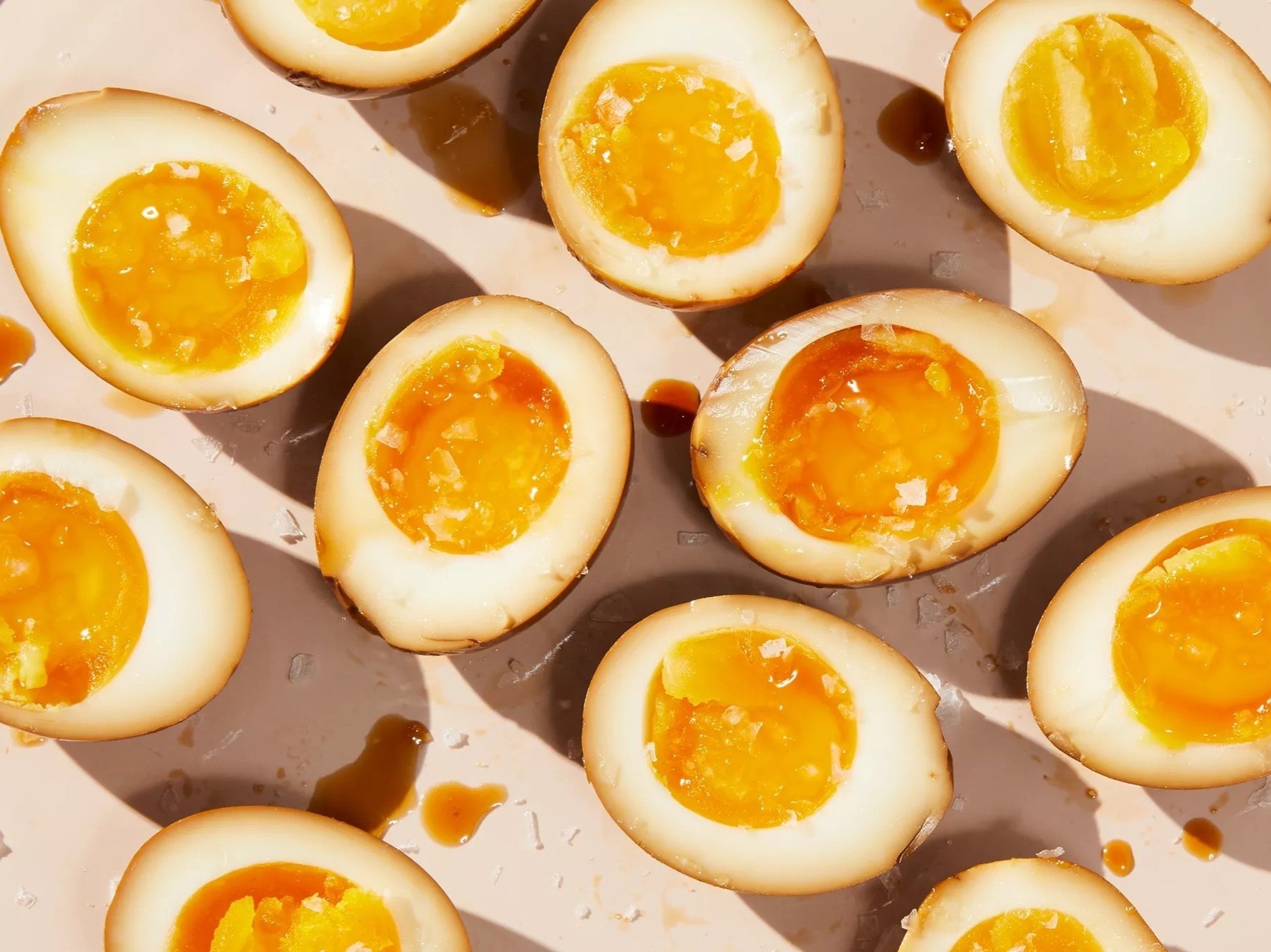 Lam trung long dao ngam xi dau ngon com ngay cuoi tuan hinh anh