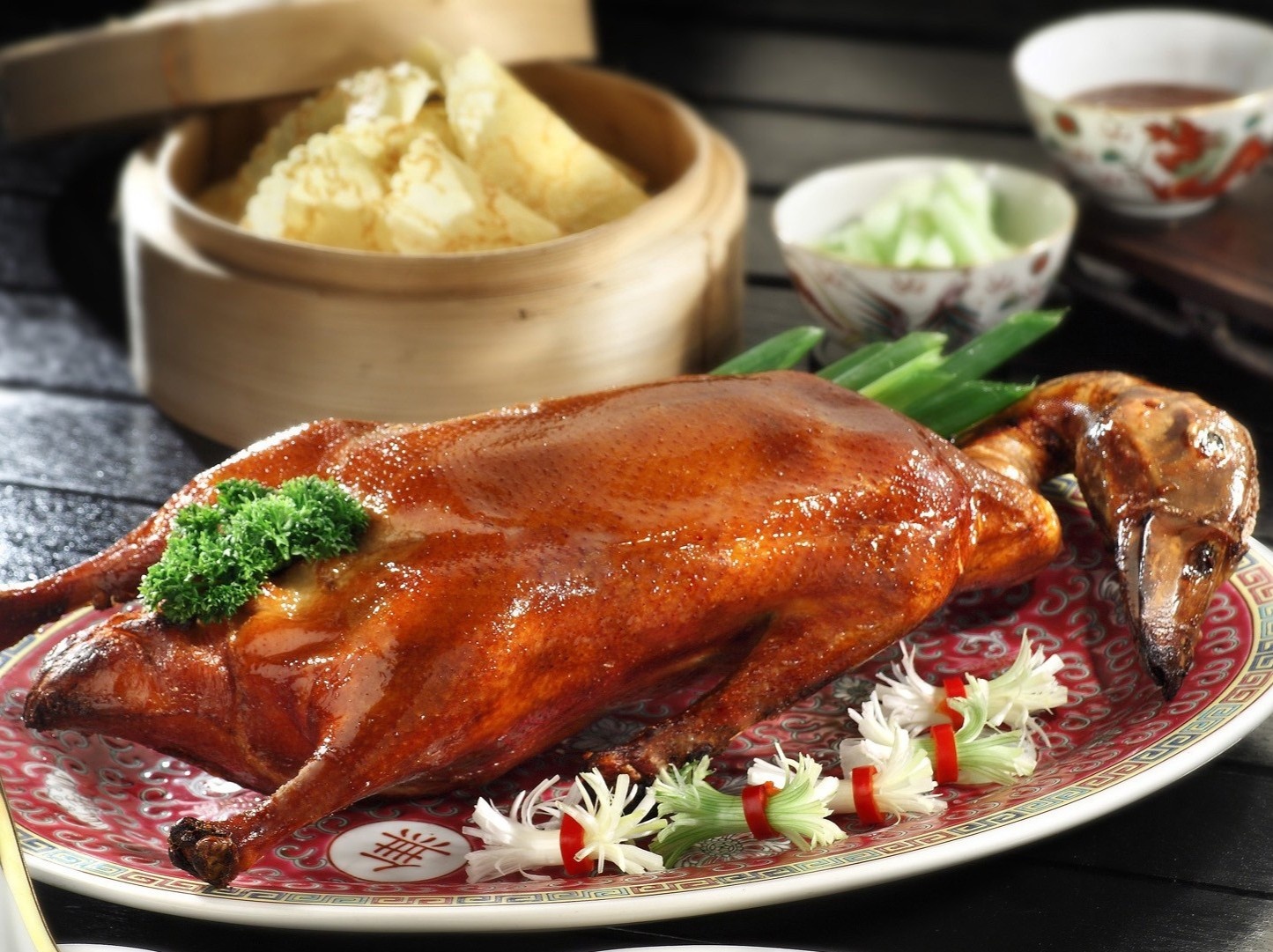 Lo quay vit - linh hon cua nha hang am thuc Trung Quoc hinh anh