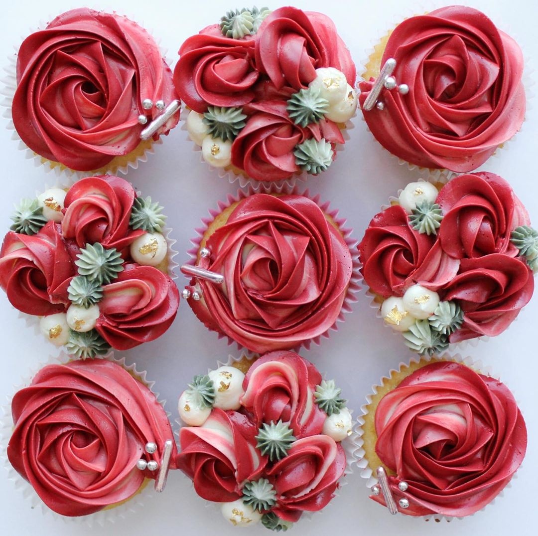 Banh kem hoa hong dep nhu that tang nguoi thuong dip 8/3 hinh anh