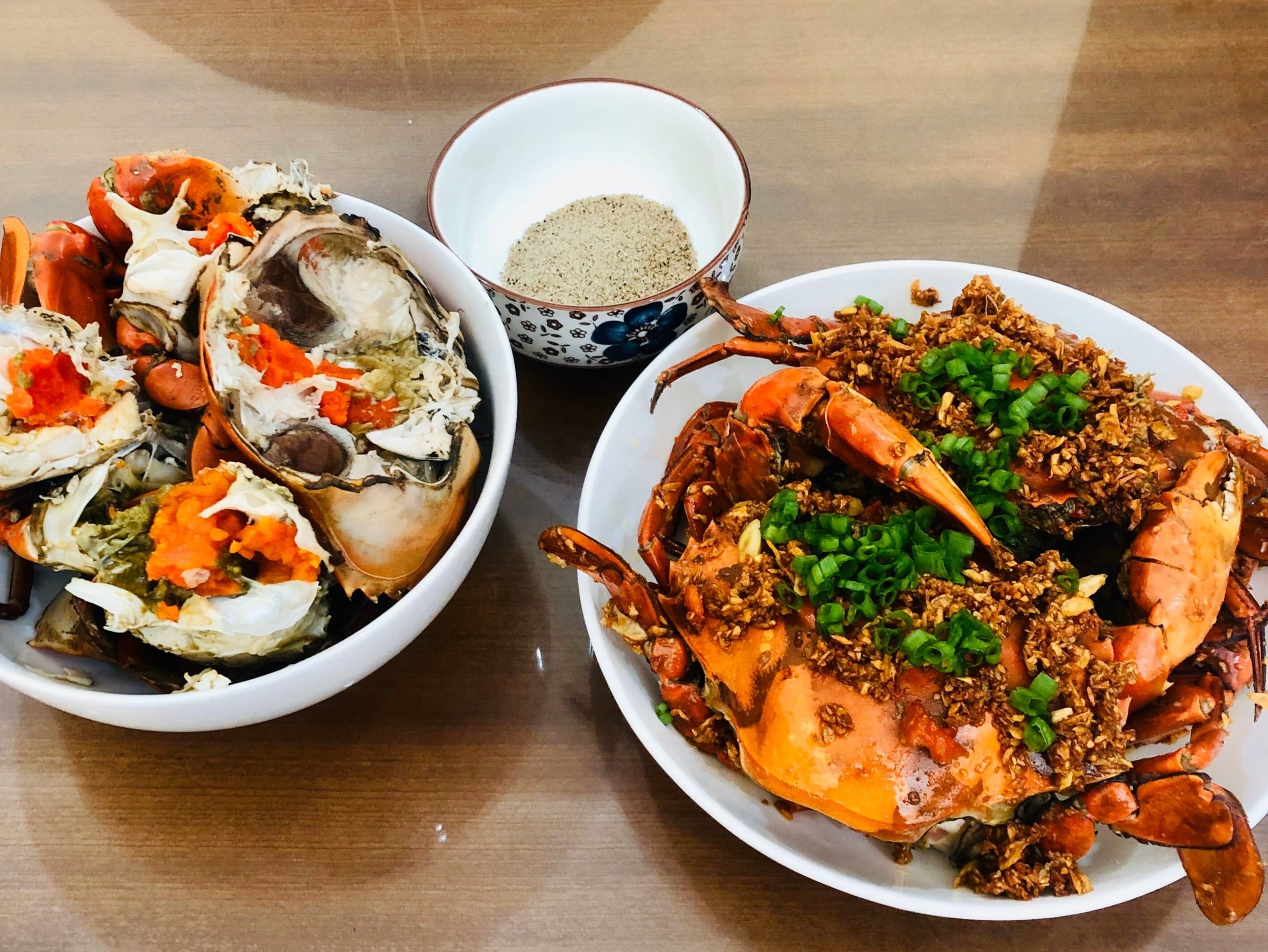 9X chia se thuc don bua toi cho dan cong so mua dich hinh anh