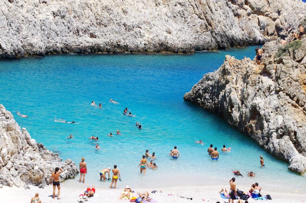 Thien duong bien hoang so, nuoc xanh lam hut khach o Hy Lap hinh anh