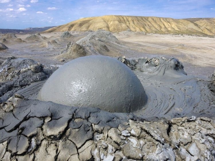 Quoc gia co hang tram nui lua phun bun ky la hinh anh