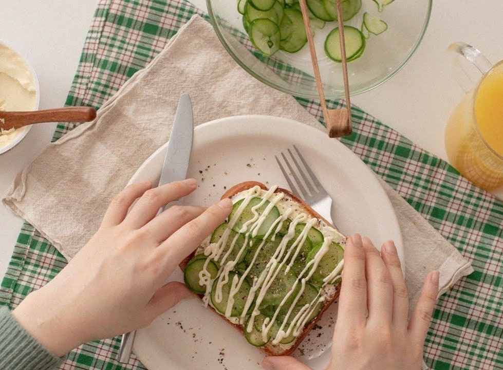 Bua an nhanh gon voi 3 cach bien tau banh mi sandwich hinh anh