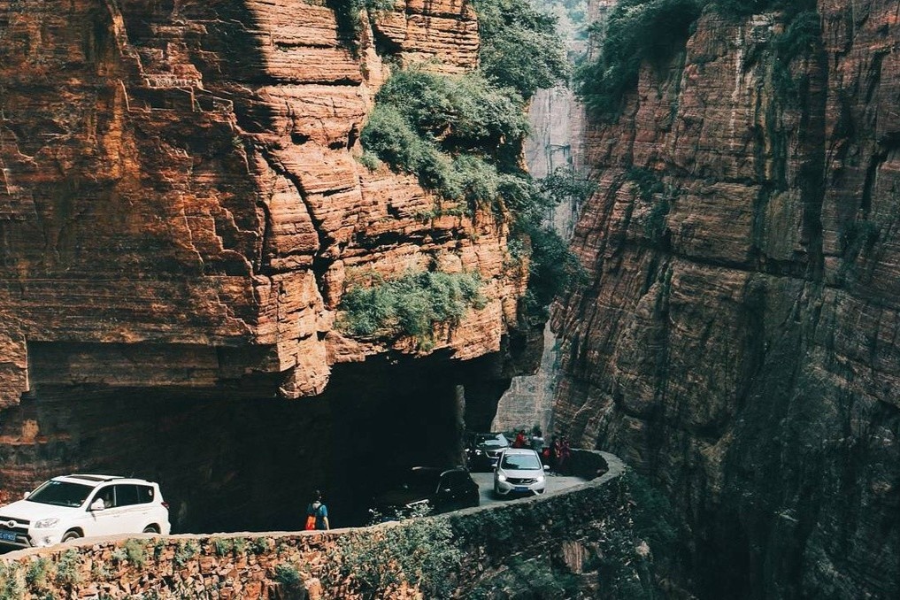Con duong khoet nui dai 1.250 m, hiem tro bac nhat the gioi hinh anh