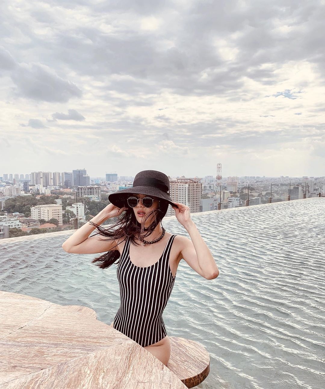 khách sạn có hồ ở TP.HCM ảnh 1 khach san co ho o TP.HCM anh 1