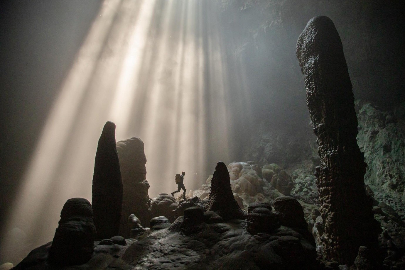 Tham hiem Son Doong giam gia con 2.500 USD/khach hinh anh