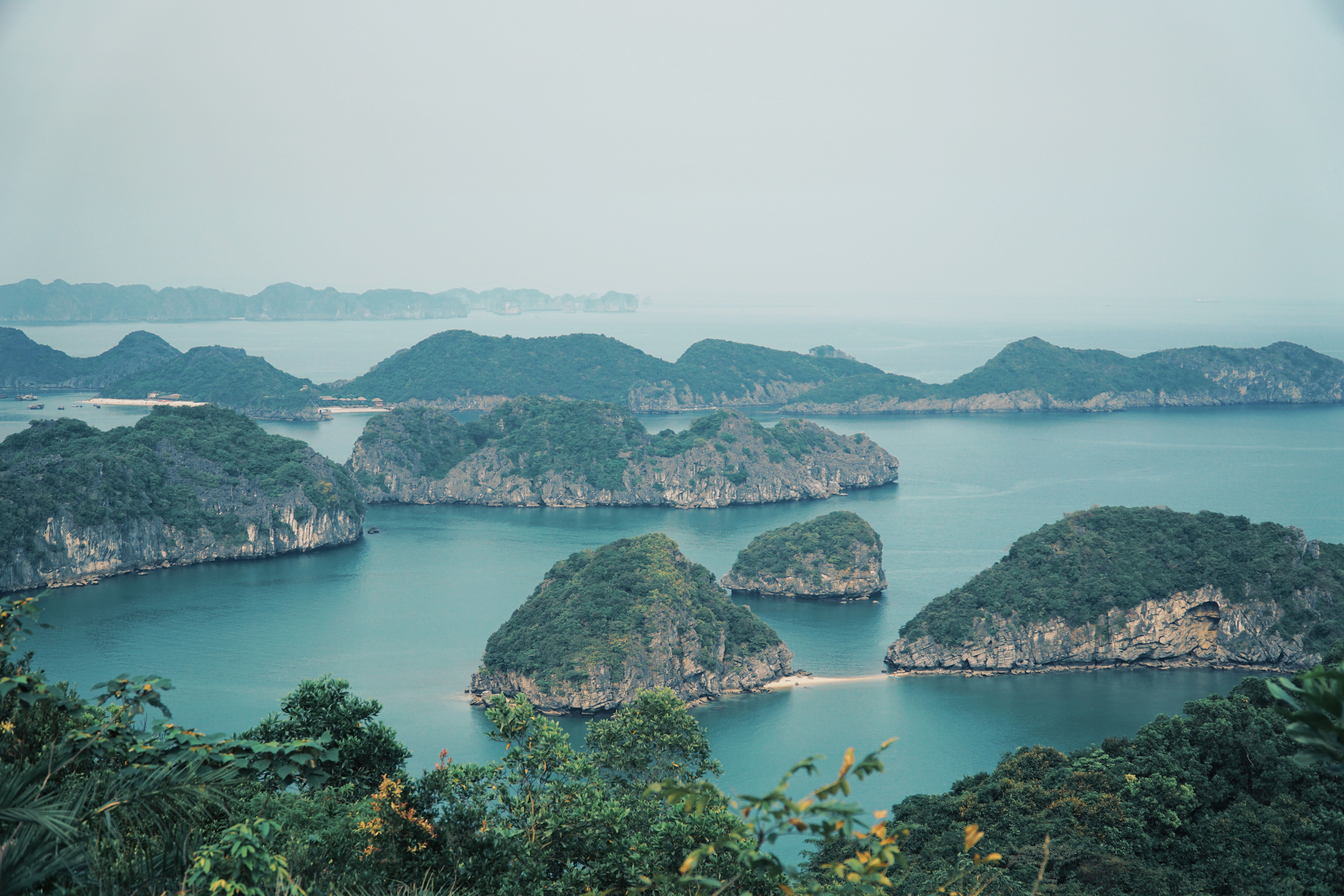 ve dep vinh Lan Ha anh 5