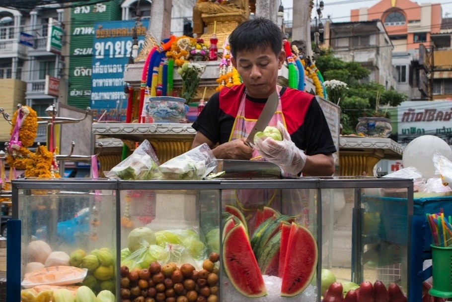 Man chem trai cay nhanh nhu ninja o Thai Lan hinh anh