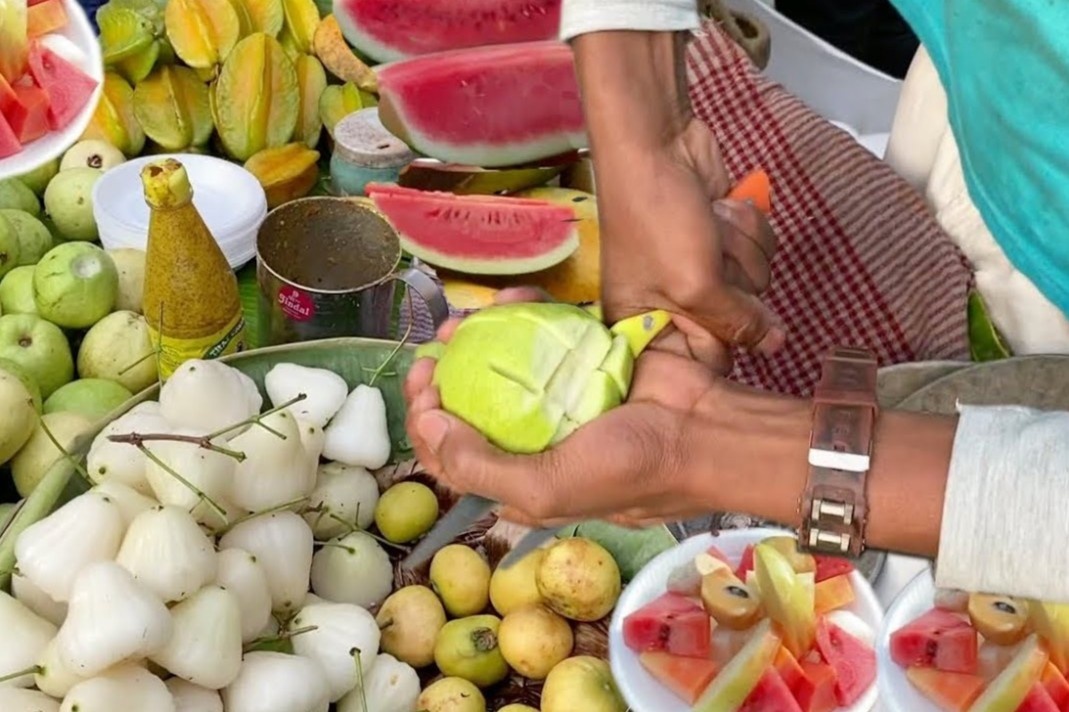 Man cat oi nhanh nhu ninja trong cho dem Dai Loan hinh anh