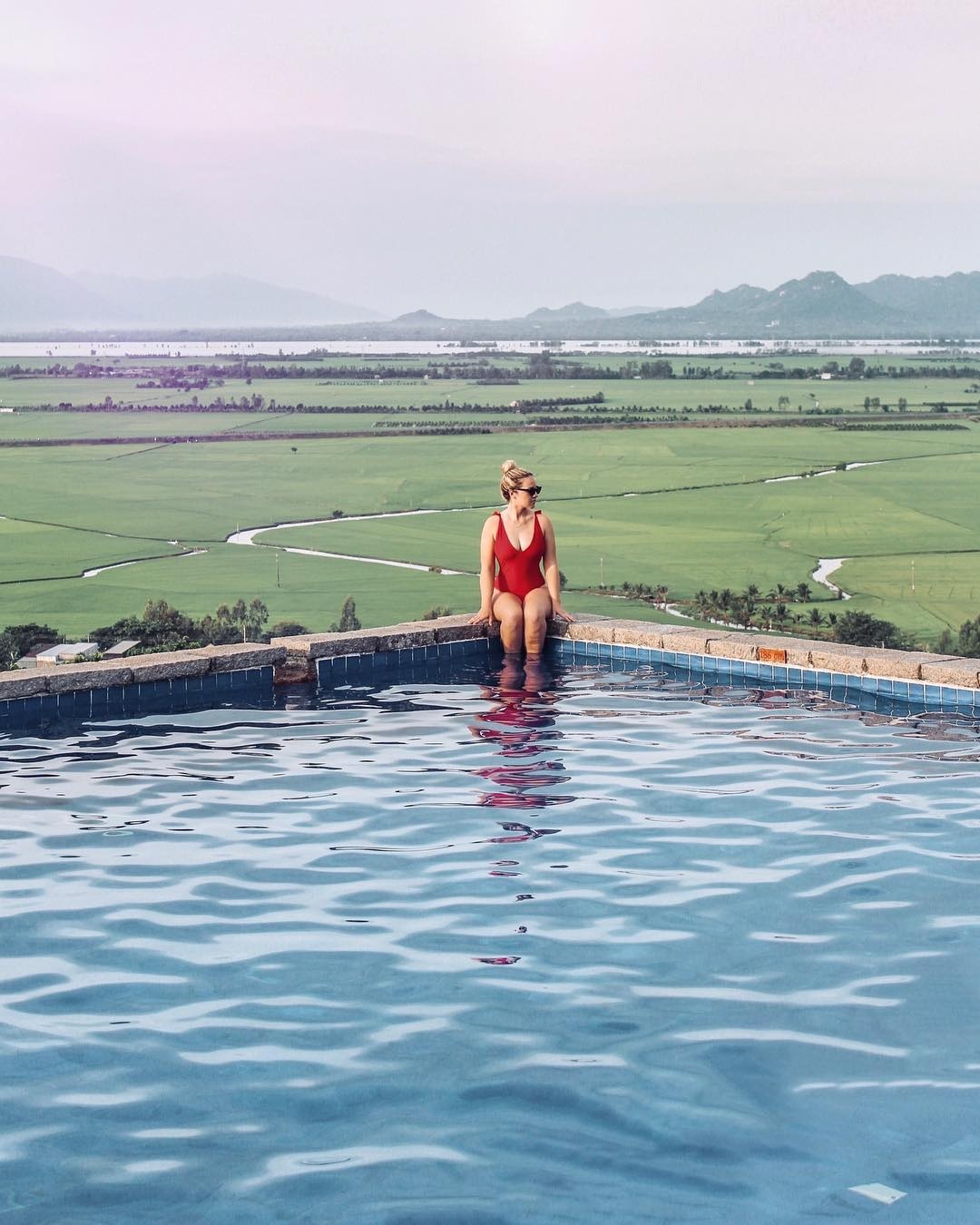 hồ bơi vô cực view rừng núi ảnh 10 ho boi vo cuc view rung nui anh 10