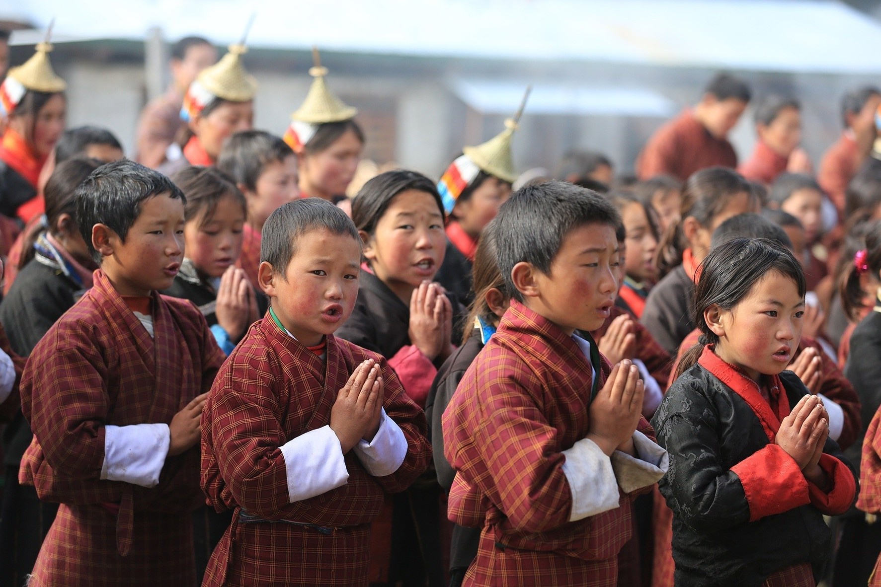 Quoc gia khong den giao thong, 3/4 dan so theo dao Phat hinh anh