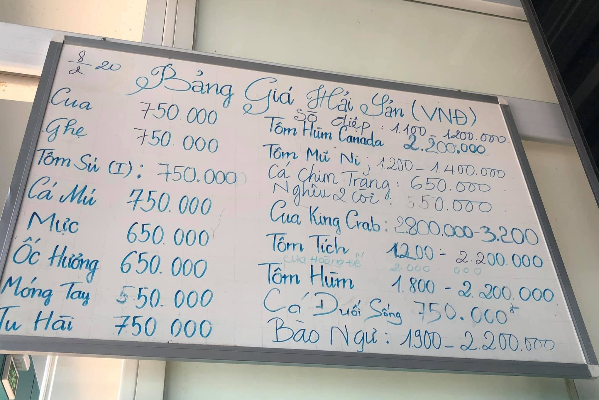 Quan an bi danh gia 1,5 sao, thuc khach chiu canh taxi dan moi hinh anh