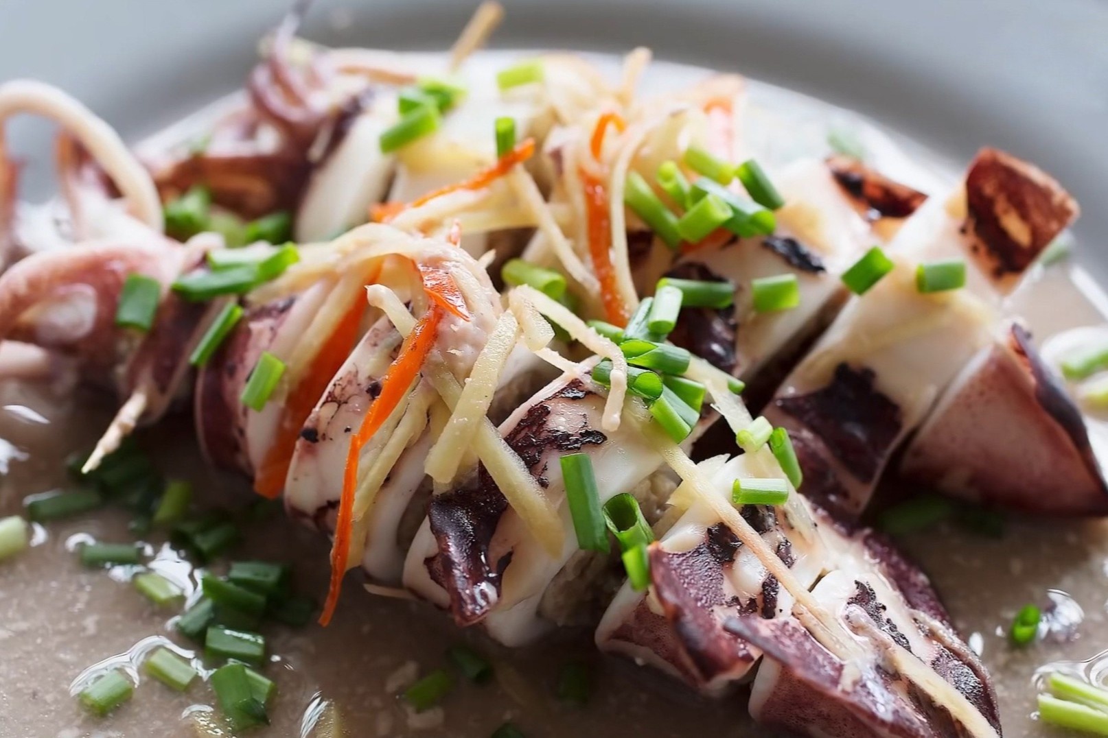 Lam muc nhoi thit hap nhanh gon, dua com hinh anh