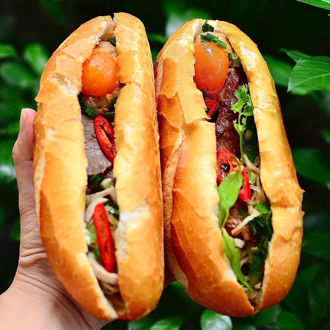 banh mi xiu mai trung muoi anh 1