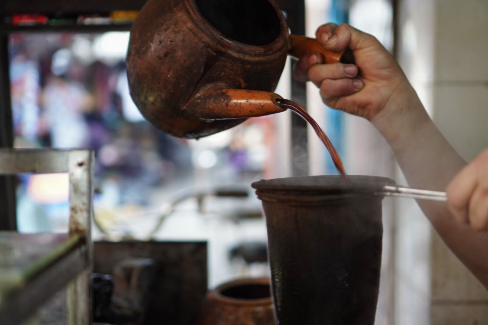 Tiem ca phe vot 70 nam thuc cung hem cho TP.HCM hinh anh