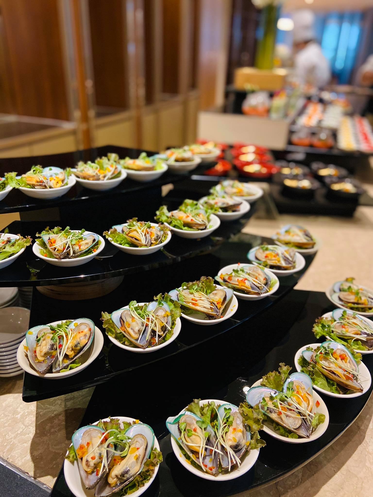 nha hang buffet tom hum anh 2