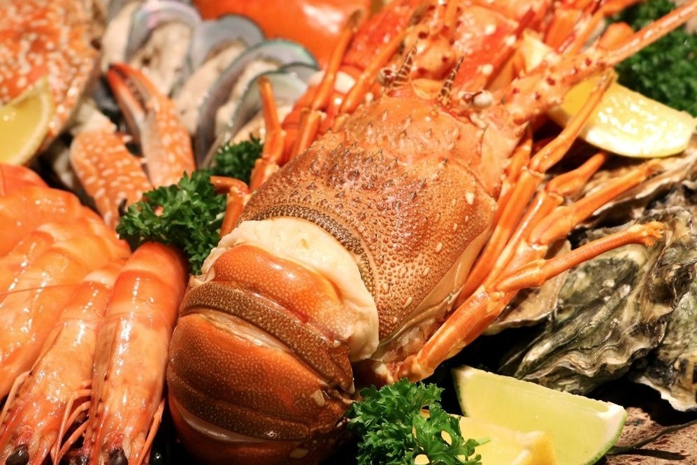 3 nha hang buffet tom hum tai TP.HCM hinh anh