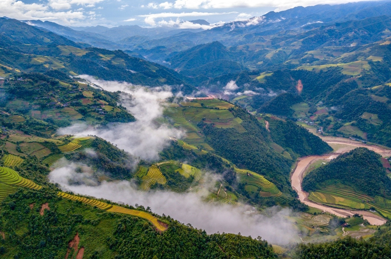 Muon sac mau ruong bac thang Mu Cang Chai hinh anh