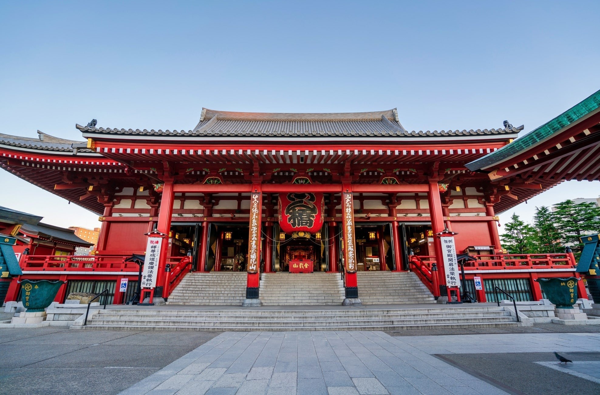 Ngoi chua co nhat Tokyo hinh anh