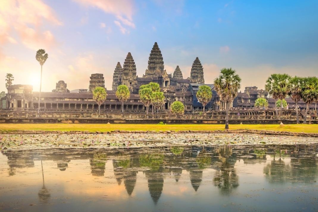 Ve dep cua Angkor Wat tu goc nhin tren cao hinh anh