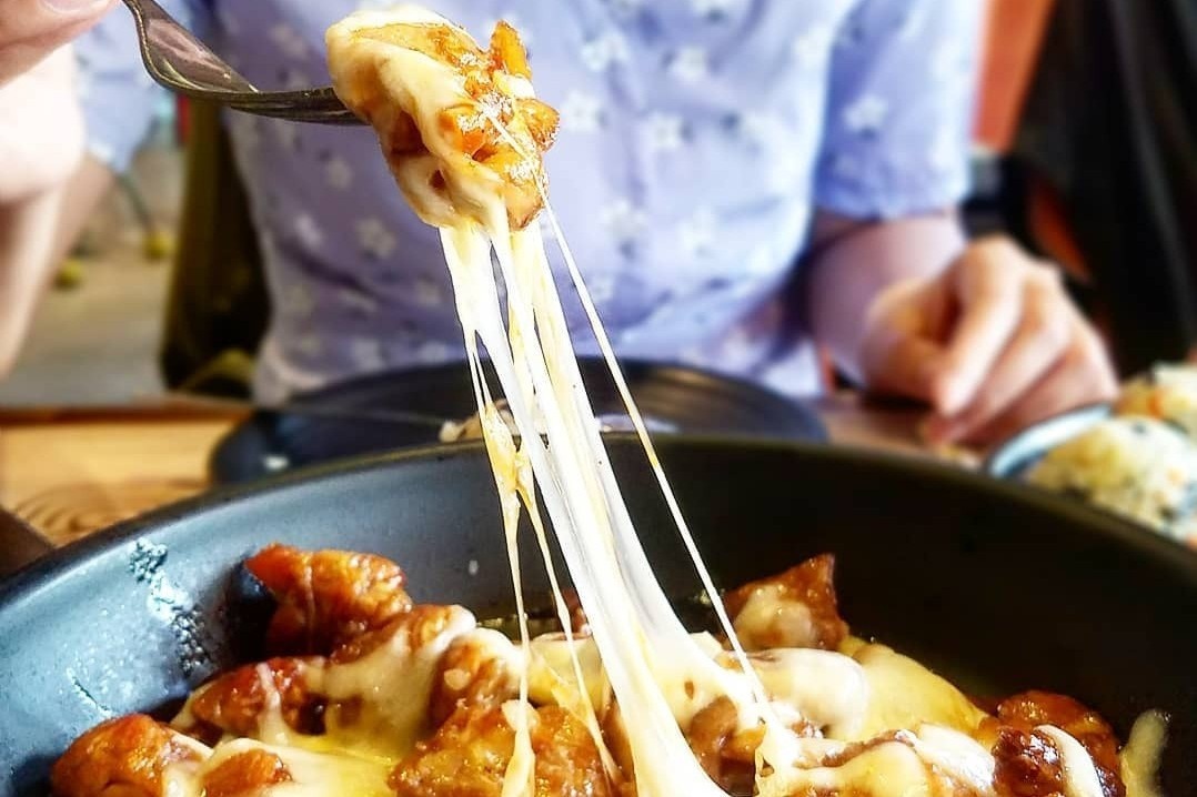 Ga ran sot pho mai ngon tai TP.HCM hinh anh