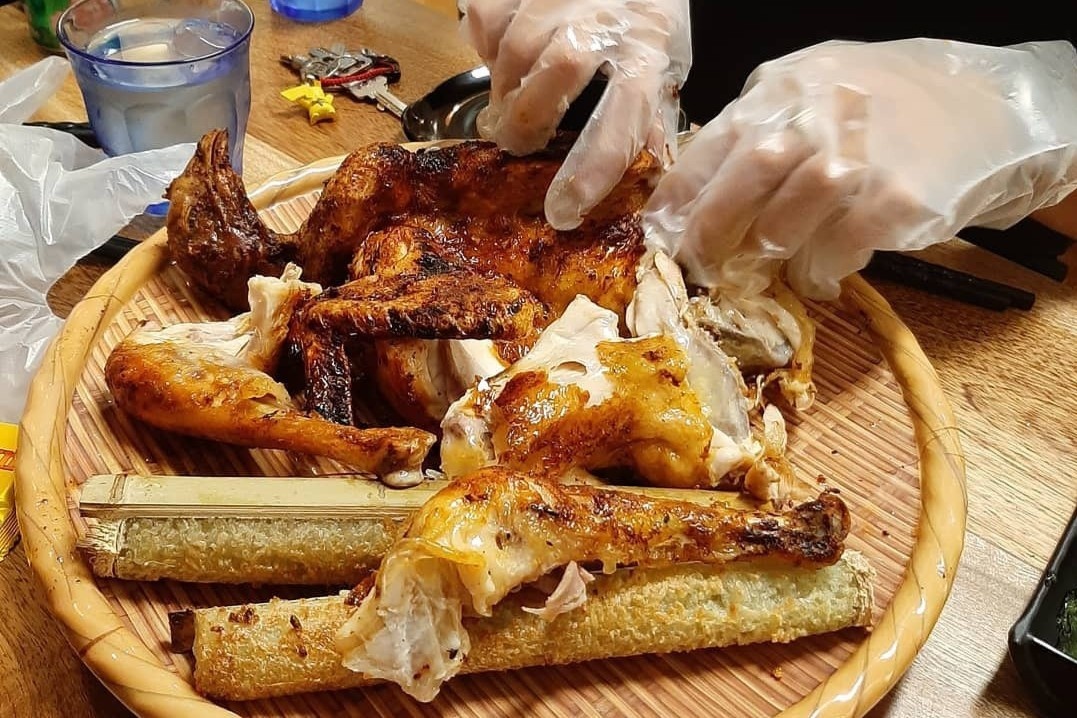 Cac kieu com ga hut thuc khach tai TP.HCM hinh anh