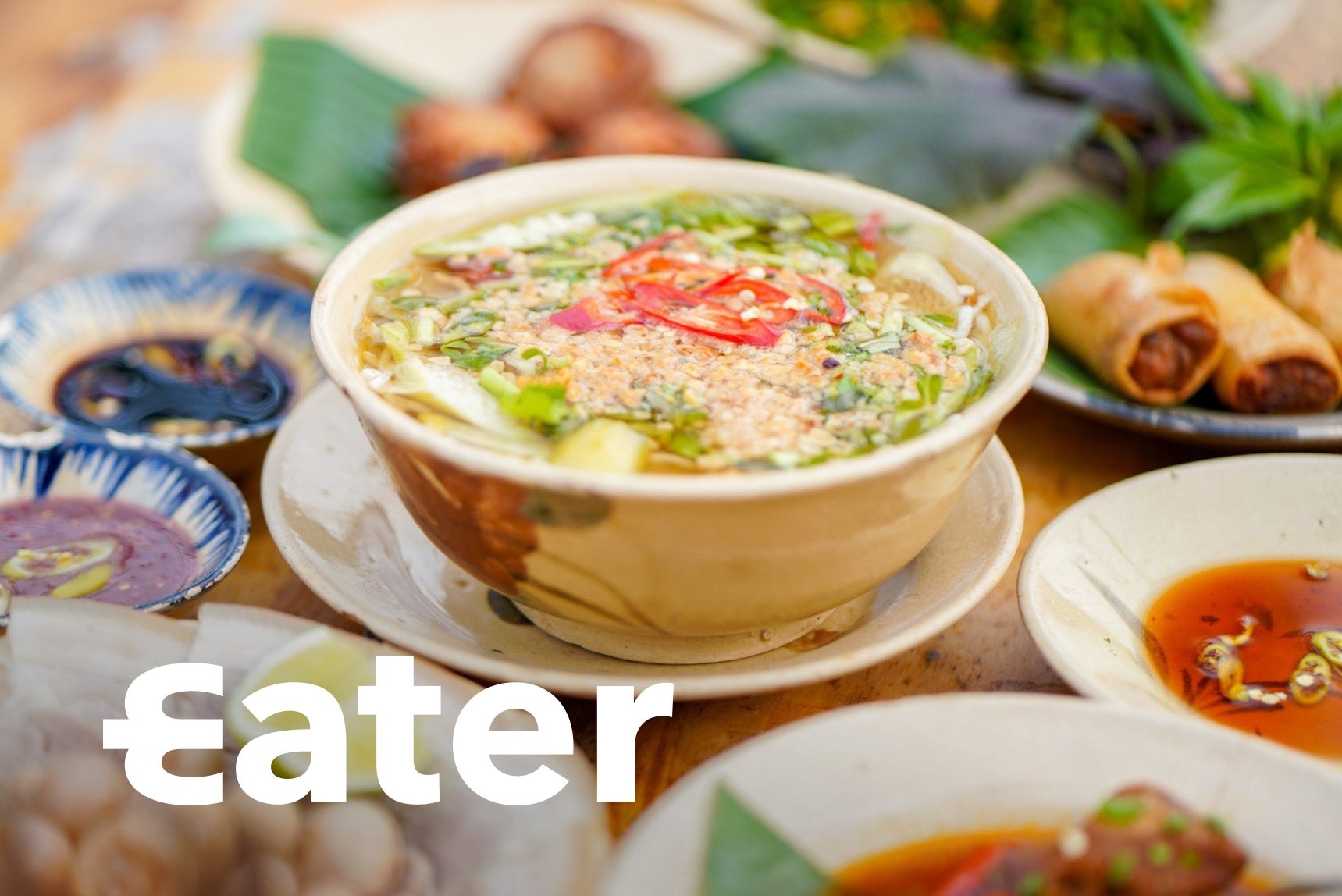 An com Viet trong chung cu kieu Phap hinh anh