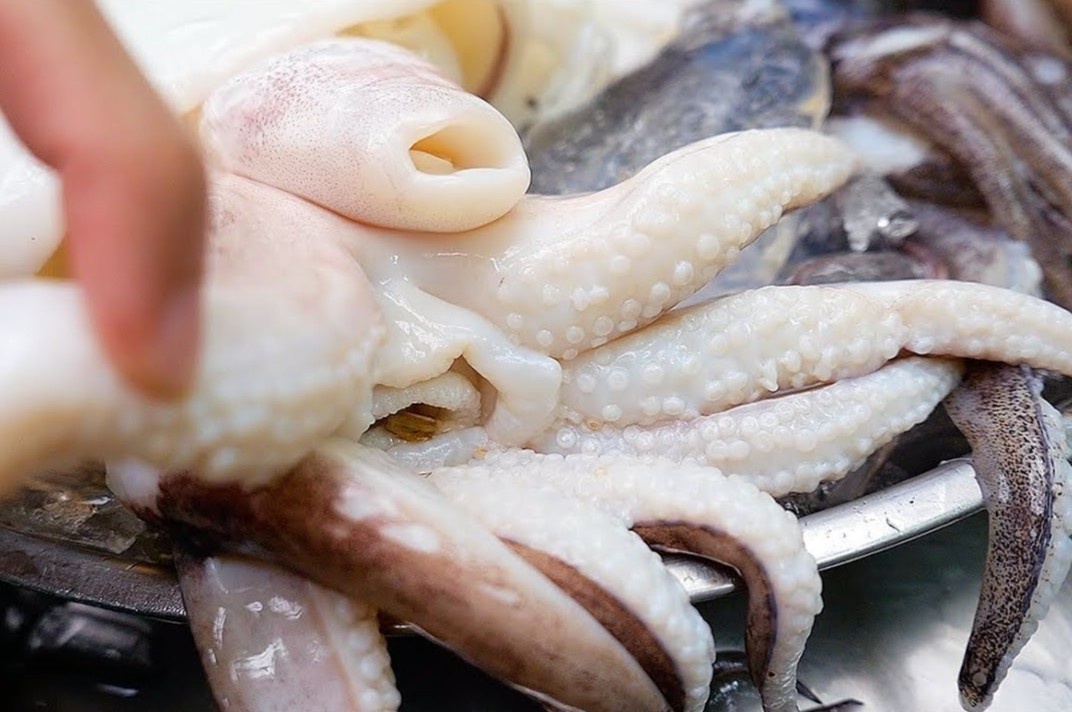 Lam bach tuoc co lon nuong moi hinh anh