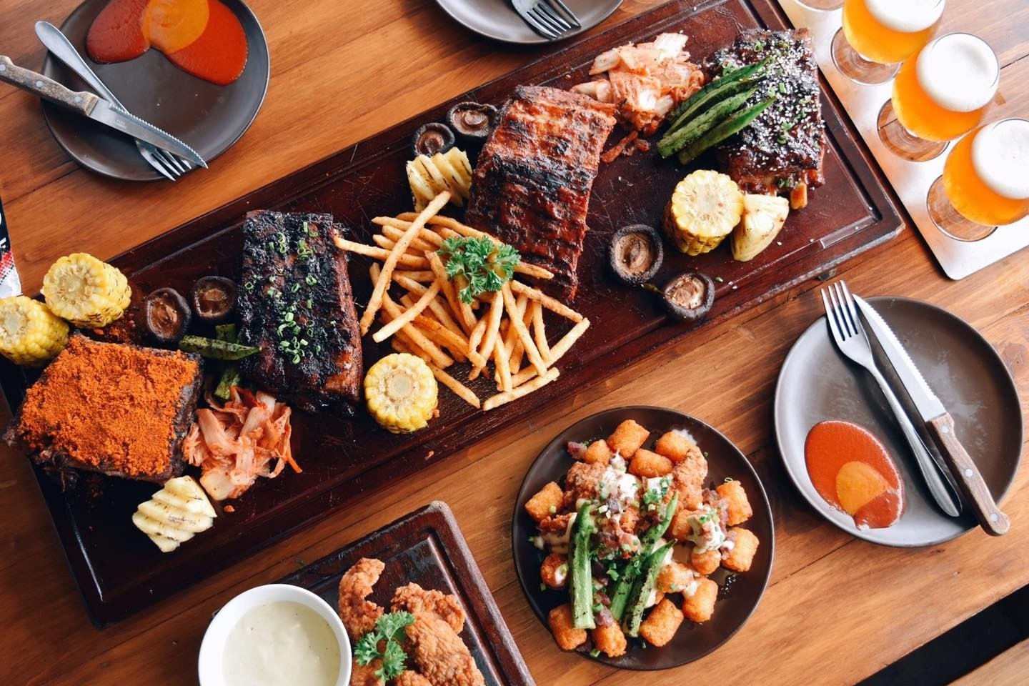 Dia chi thuong thuc BBQ va bia tuoi o TP.HCM hinh anh